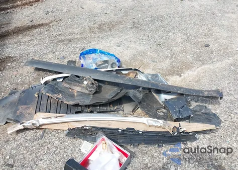 2023 Tesla Model Y Awd/Long Range Dual Motor All-Wheel Drive z USA, uszkodzony, nr VIN 7SAYGDEE8PA077608